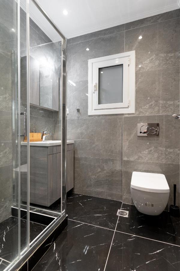 Cosy 2Br Apartment Next To Bars & Restaurants Атина Екстериор снимка