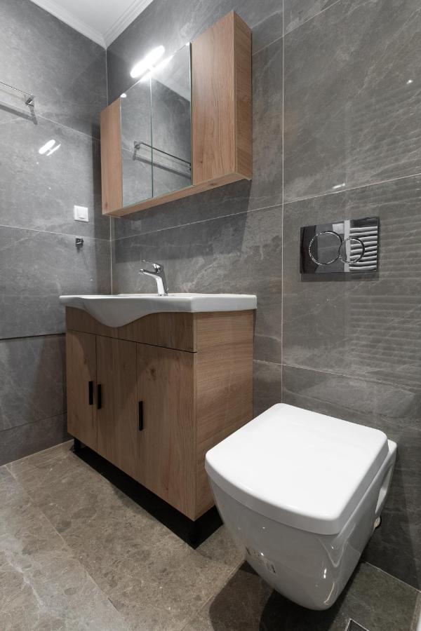 Cosy 2Br Apartment Next To Bars & Restaurants Атина Екстериор снимка