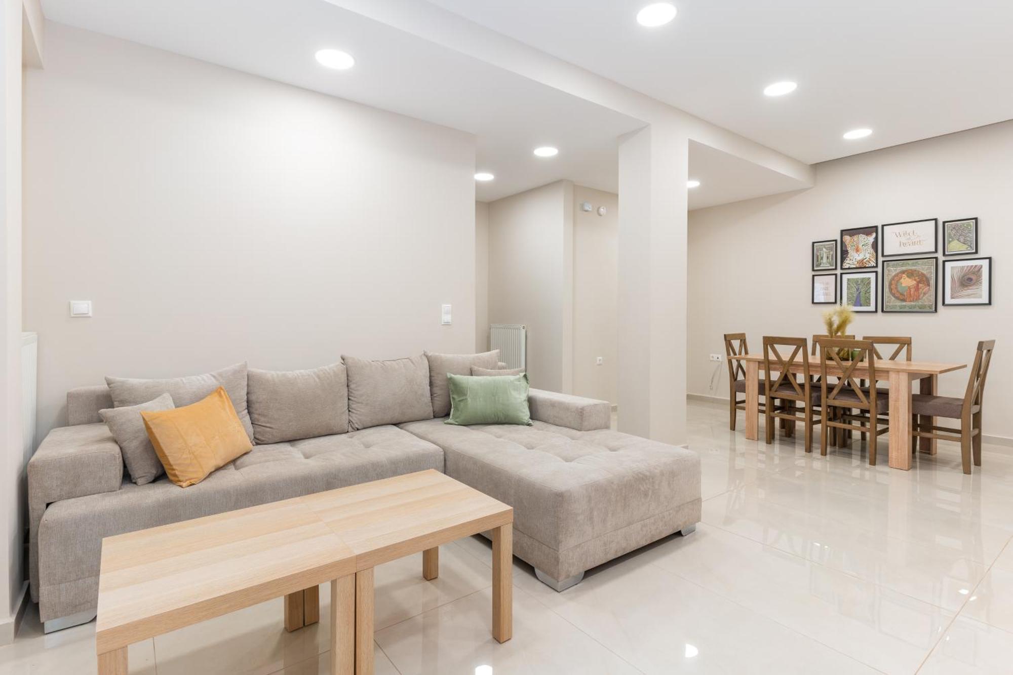 Cosy 2Br Apartment Next To Bars & Restaurants Атина Екстериор снимка